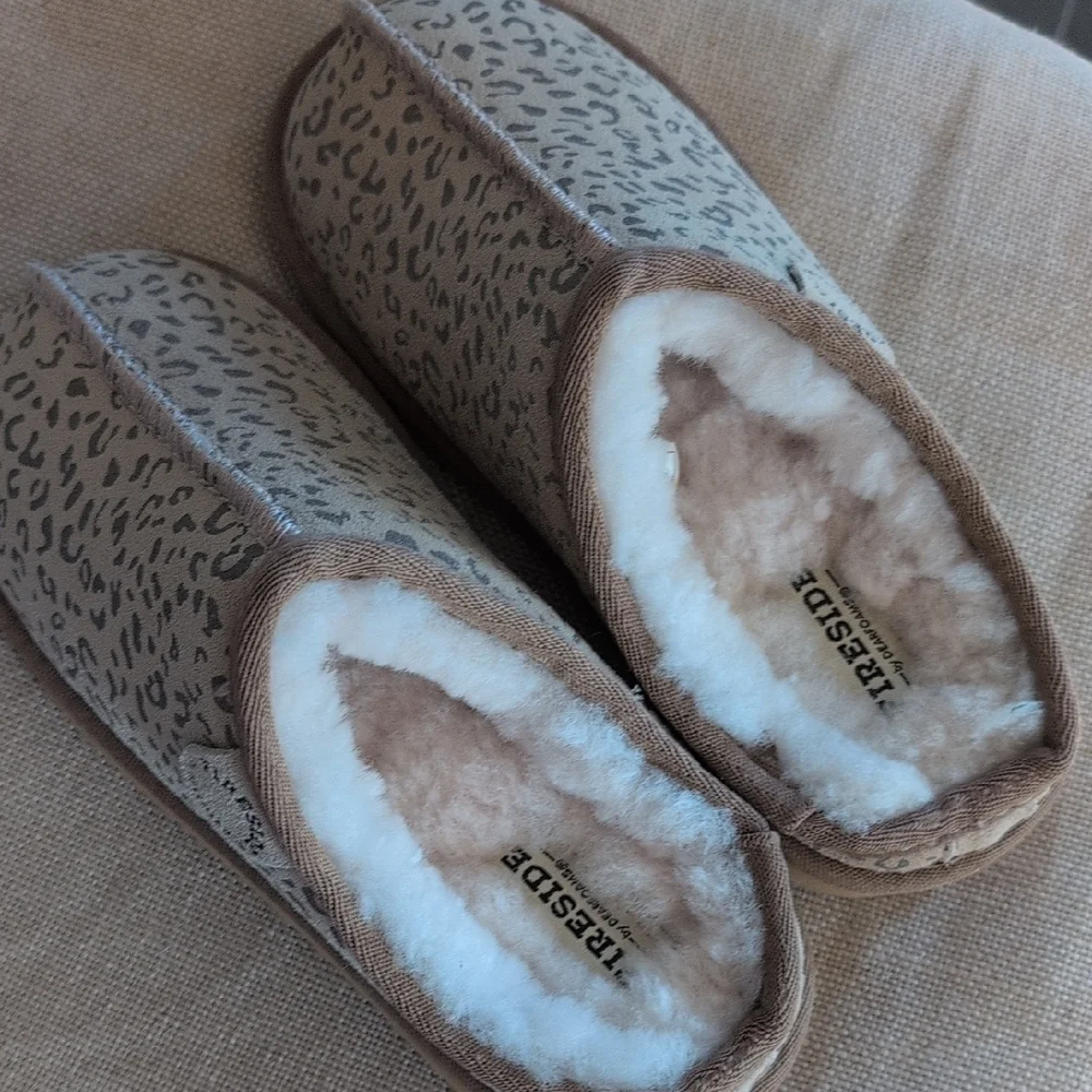 NWOT FIRESIDE Kids Cozy Leopard Slippers - Tan